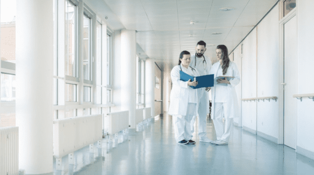 Centres médicaux, hôpitaux